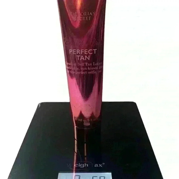 NWT Victoria's Secret Bombshell Body Perfect Tan Gradual Self Tan Lotion 5 OZ. - Picture 4 of 10